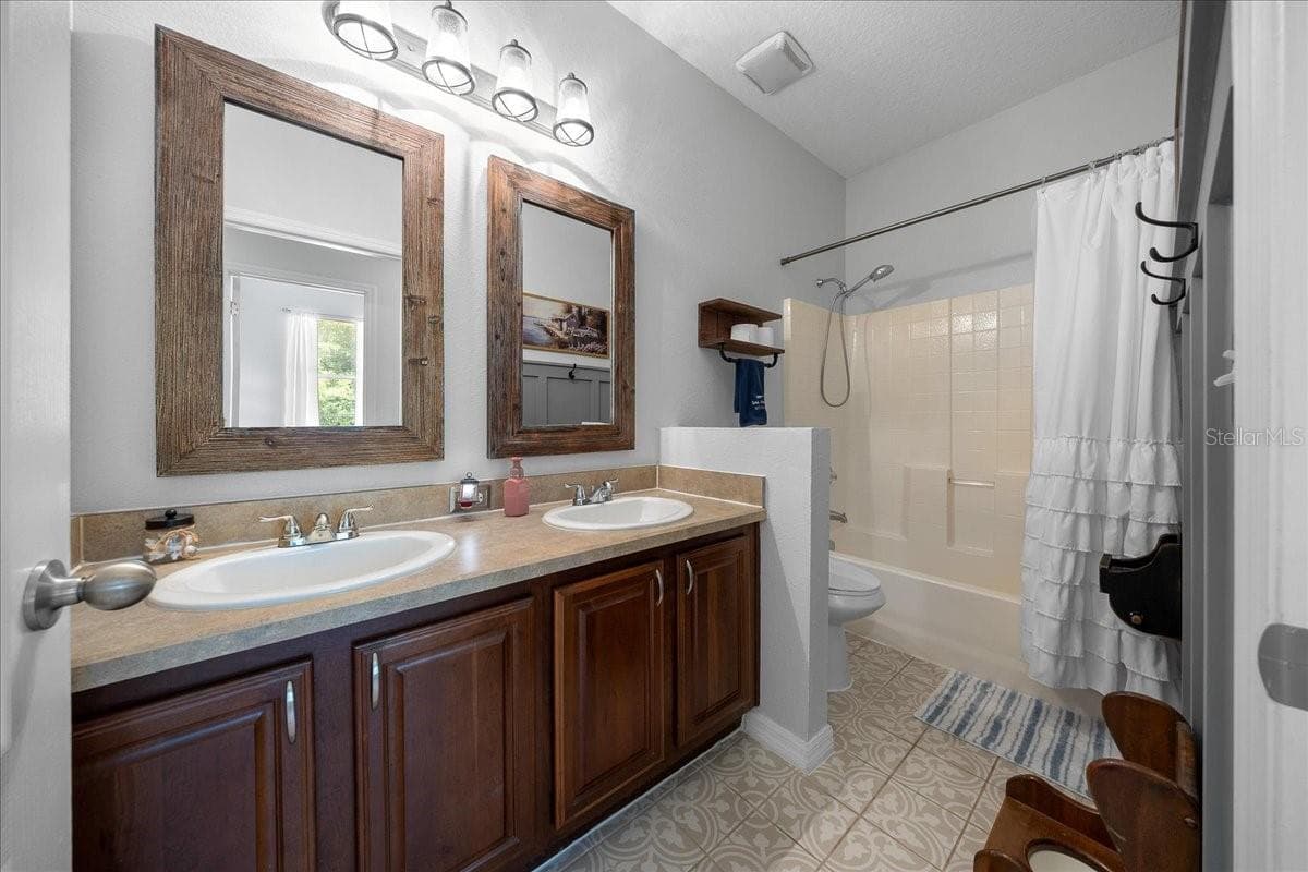 Single Family Residence at 12044 COLONY LAKES BLVD, NEW PORT RICHEY, photo 29 of 51