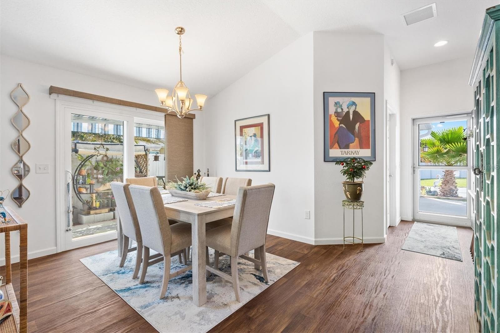 Front interior Entrance and view of Dining Area - 1773 BLACKWELL LN, THE VILLAGES