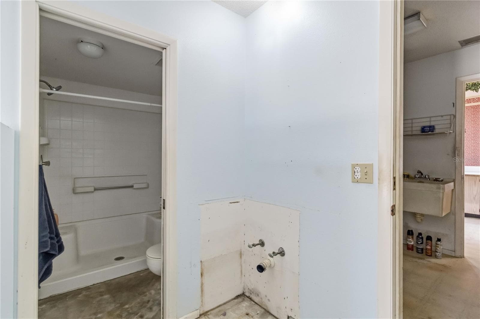 Mother-In-Law Suite vanity hookup - 306 PALM AVE, ANNA MARIA