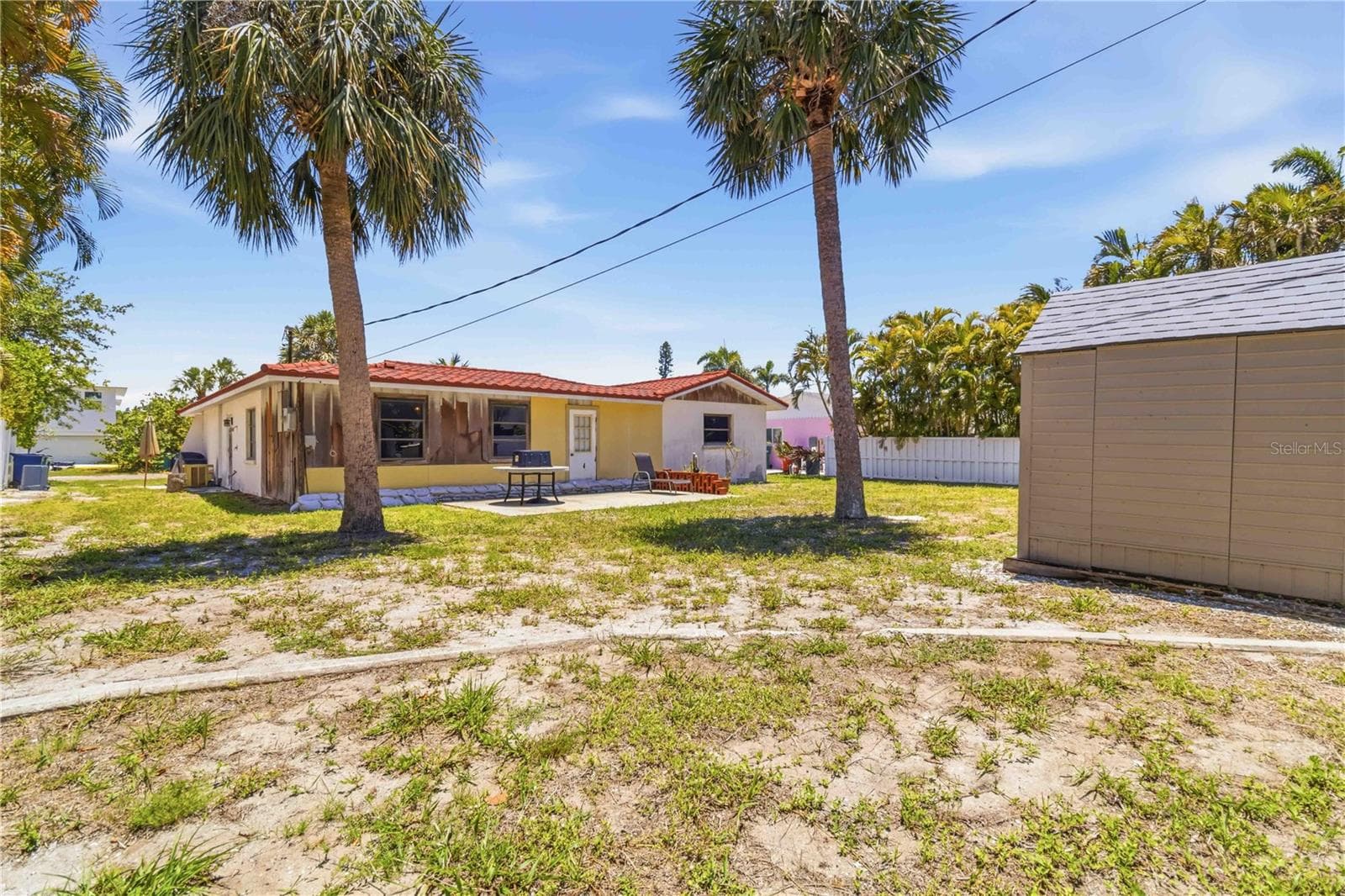 Generous size Backyard waiting for a pool! - 306 PALM AVE, ANNA MARIA