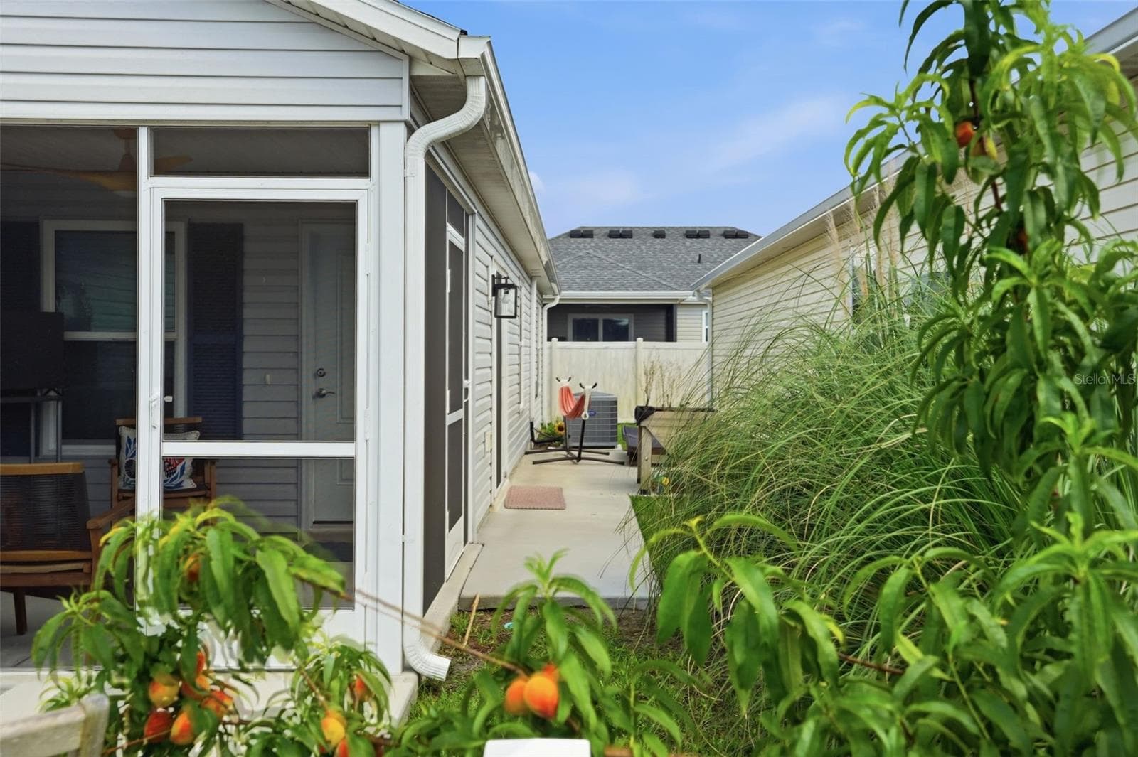 Villa at 862 SPRING AVE, THE VILLAGES, photo 5 of 52