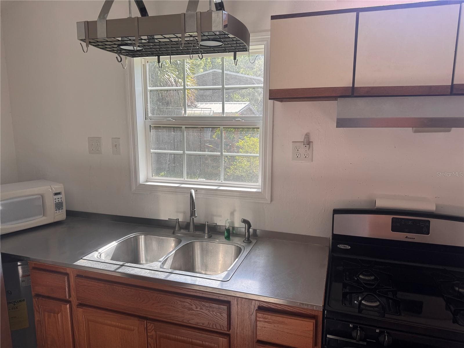 Single Family Residence at 103 GROVE ST, MELROSE, photo 9 of 28