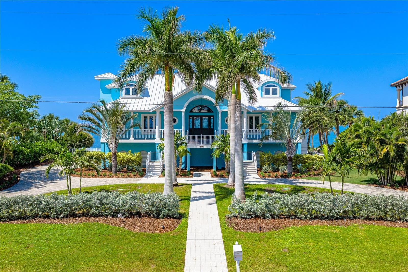 Single Family Residence at 350 S SHORE DR, SARASOTA, photo 6 of 69