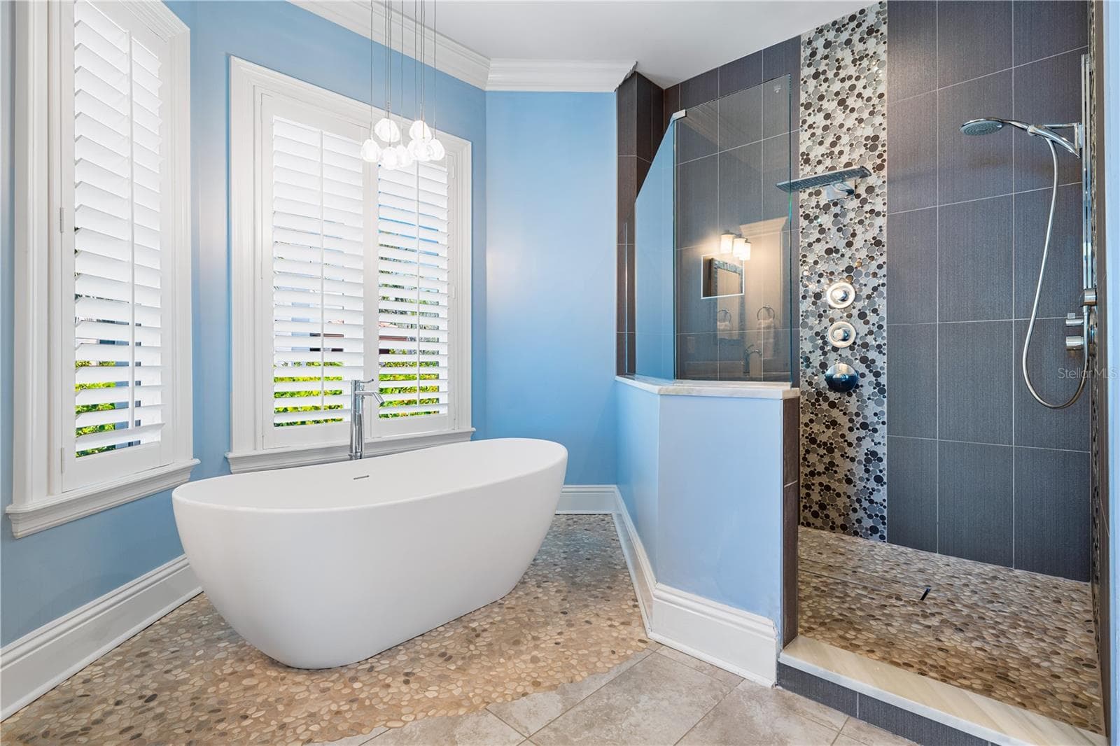 Single Family Residence at 350 S SHORE DR, SARASOTA, photo 29 of 69