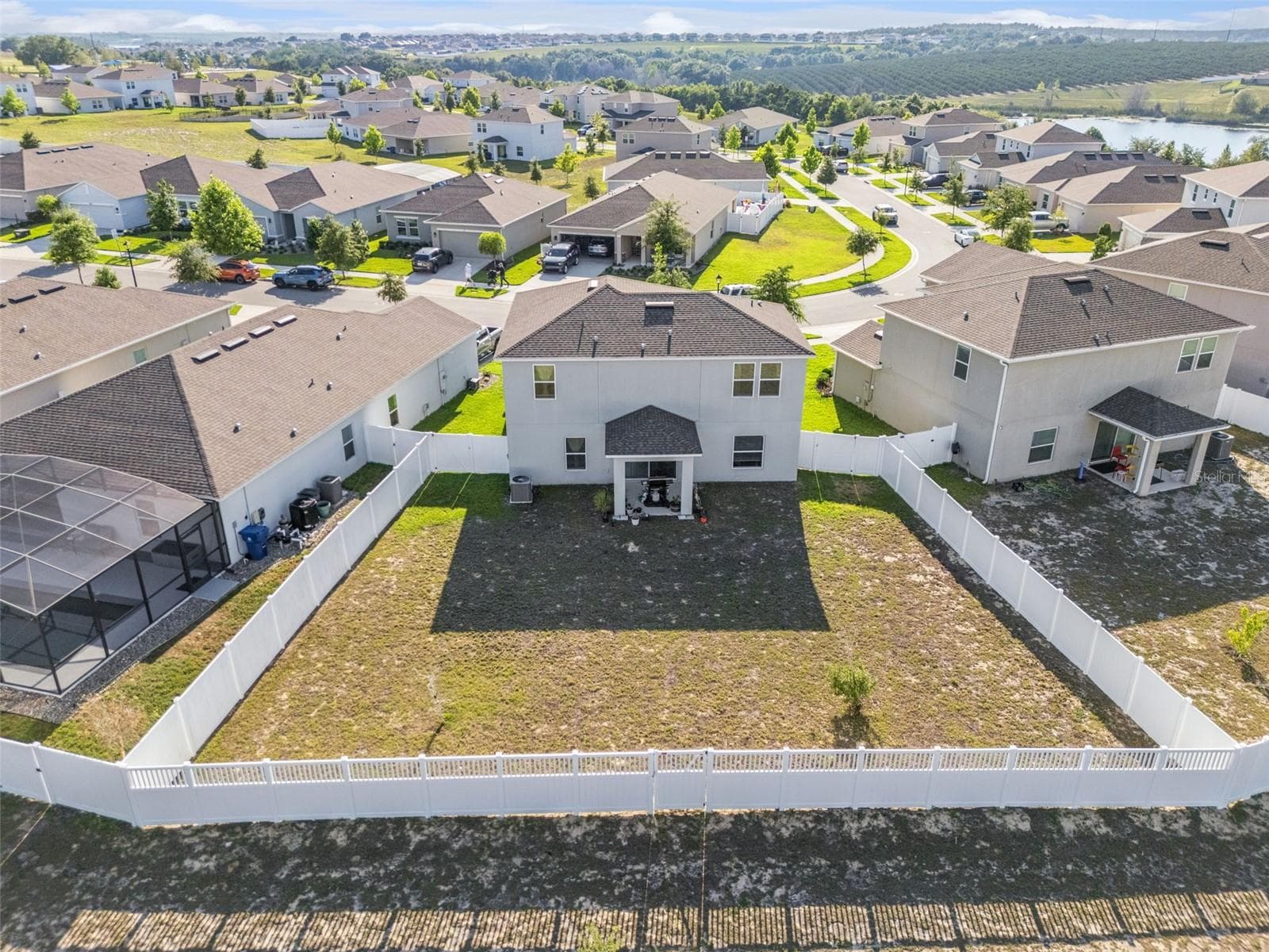 Single Family Residence at 1111 CALICO POINTE CIR, GROVELAND, photo 41 of 53