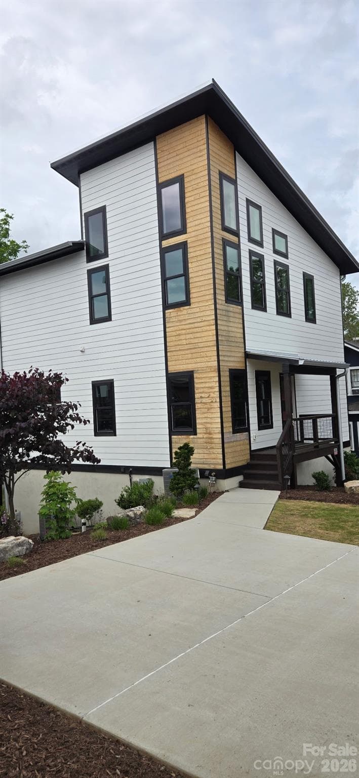 Single Family Residence at Asheville, photo 2 of 43