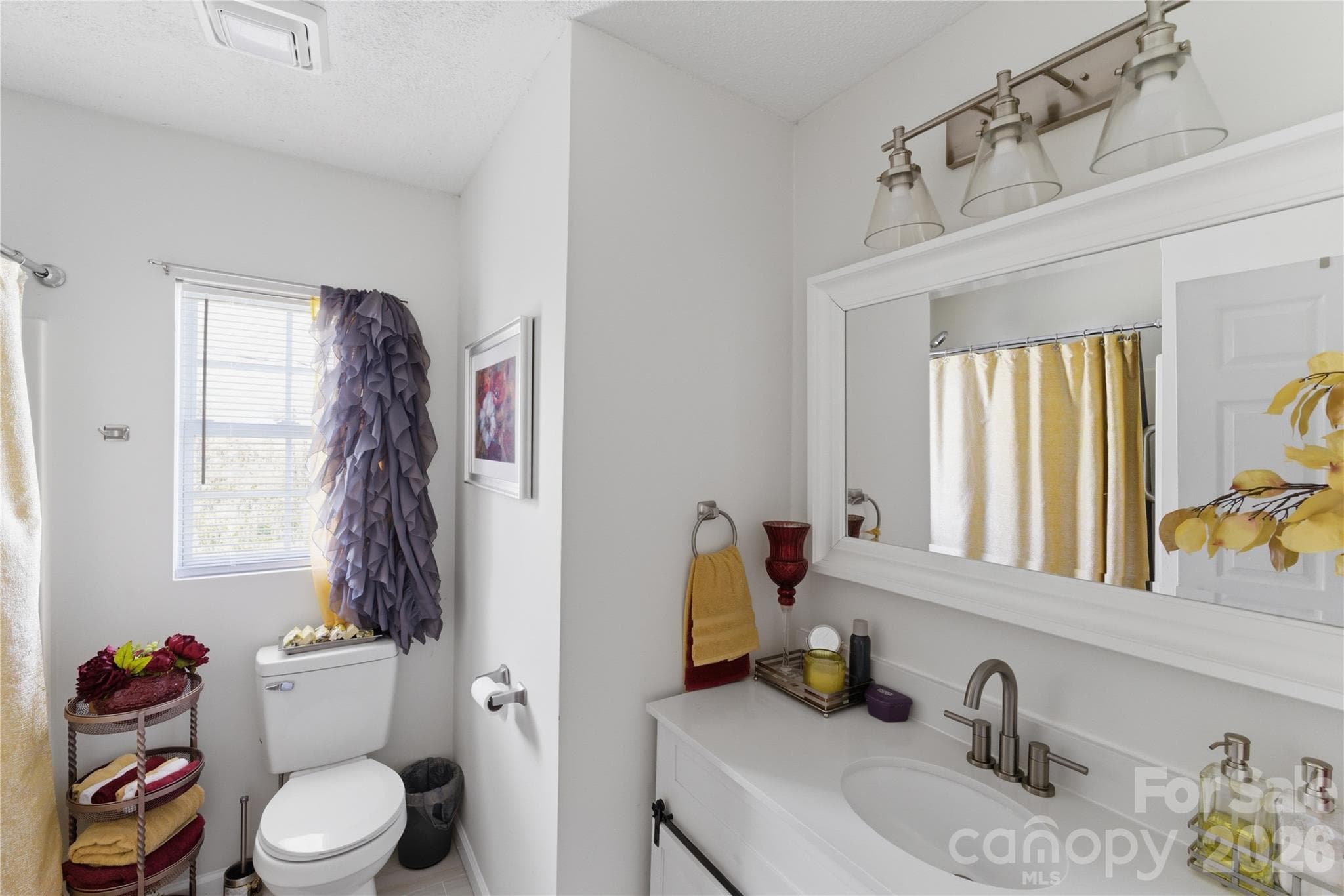bath2 - 615 W Marsh Street, Salisbury