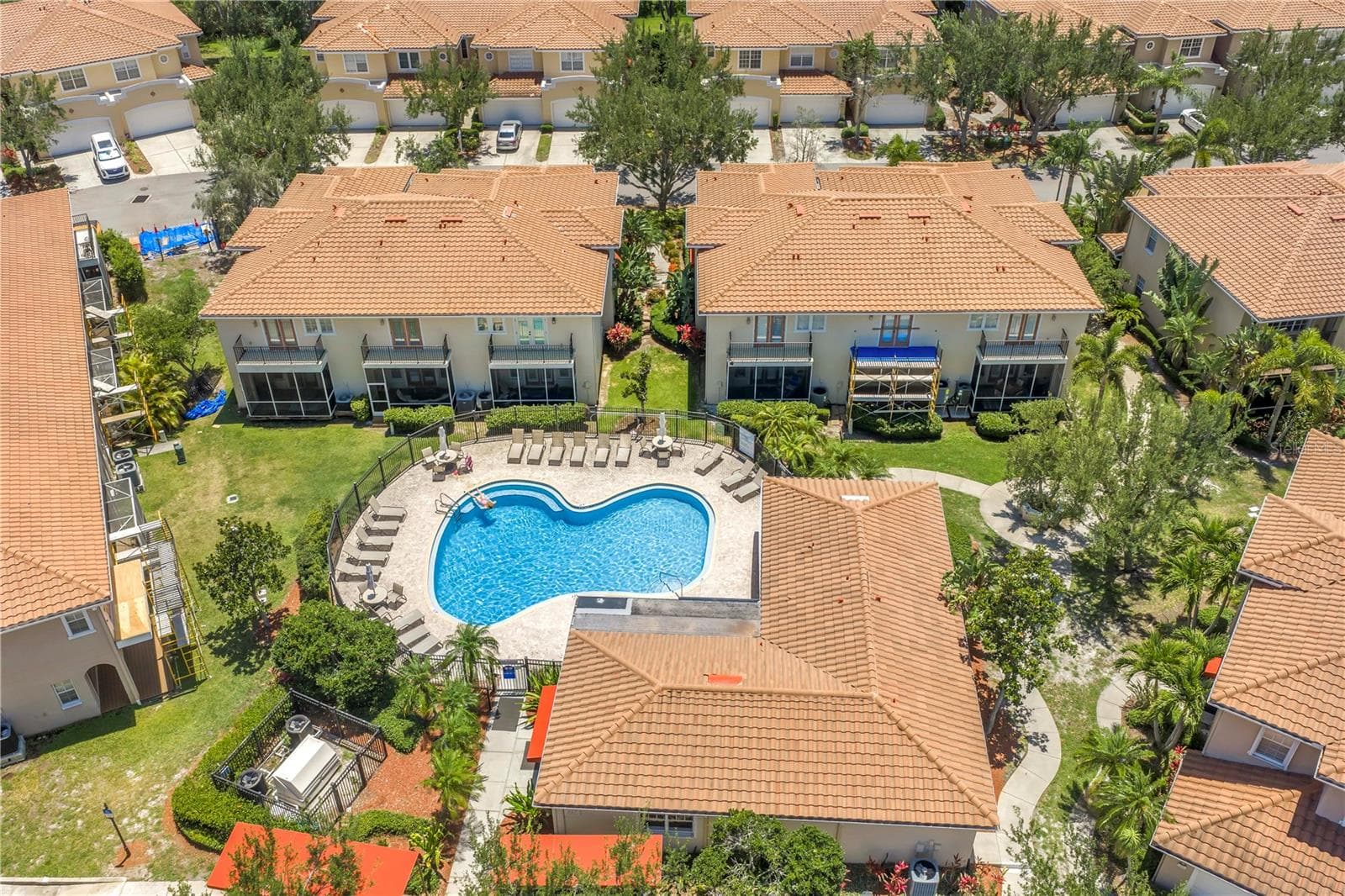 Community overhead view - 409 BARCELONA DR, ST PETERSBURG