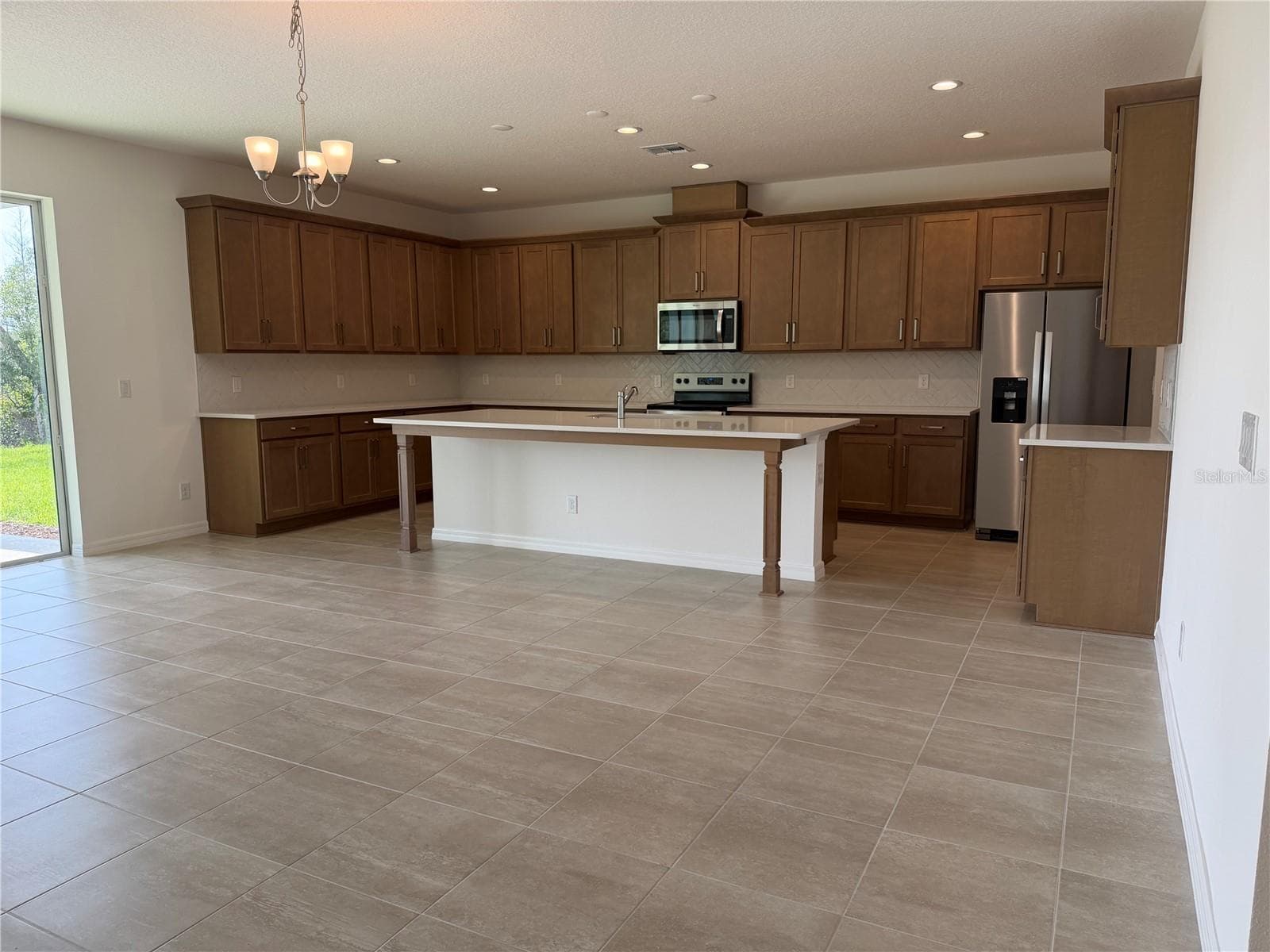 Single Family Residence at 756 FARFIELDS ST, DELAND, photo 3 of 13
