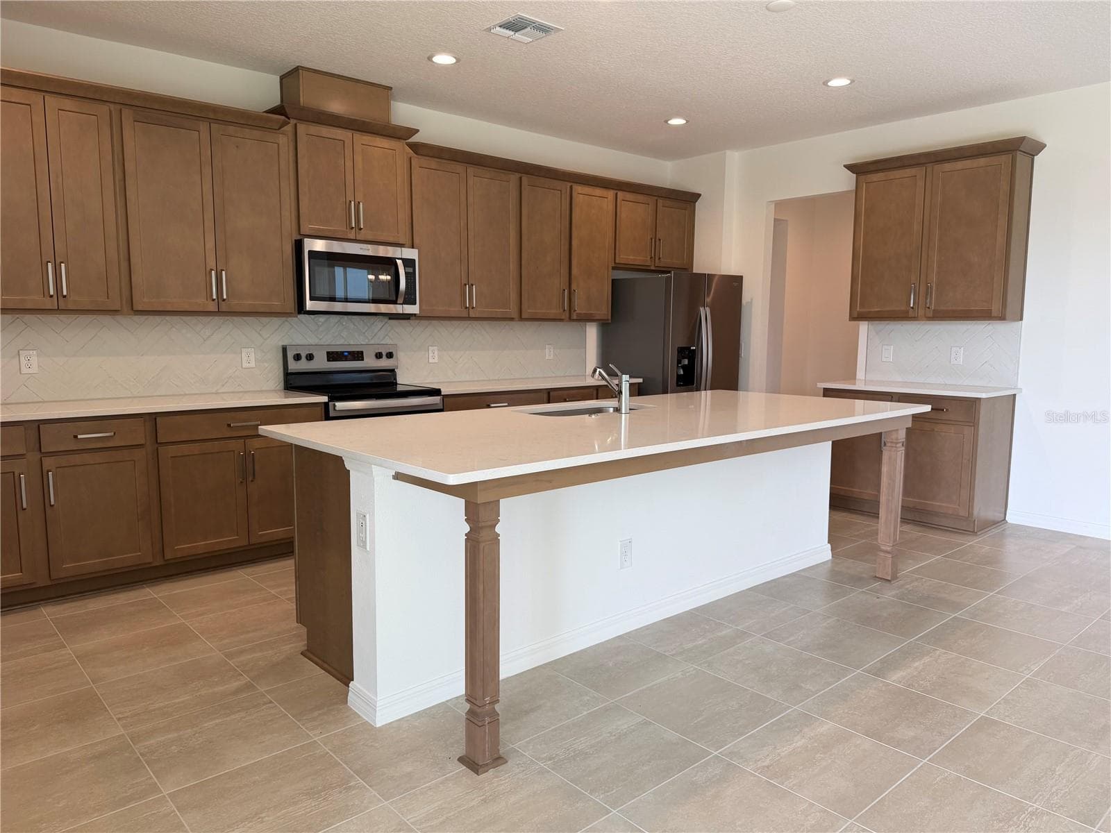 Single Family Residence at 756 FARFIELDS ST, DELAND, photo 5 of 13