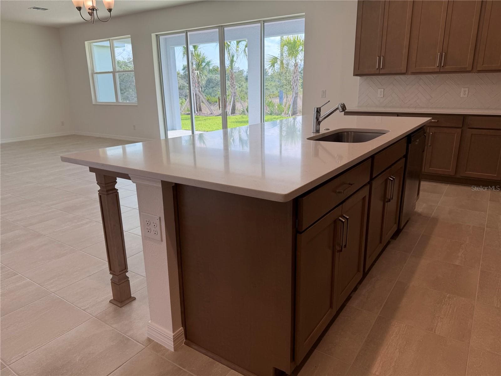 Single Family Residence at 756 FARFIELDS ST, DELAND, photo 6 of 13