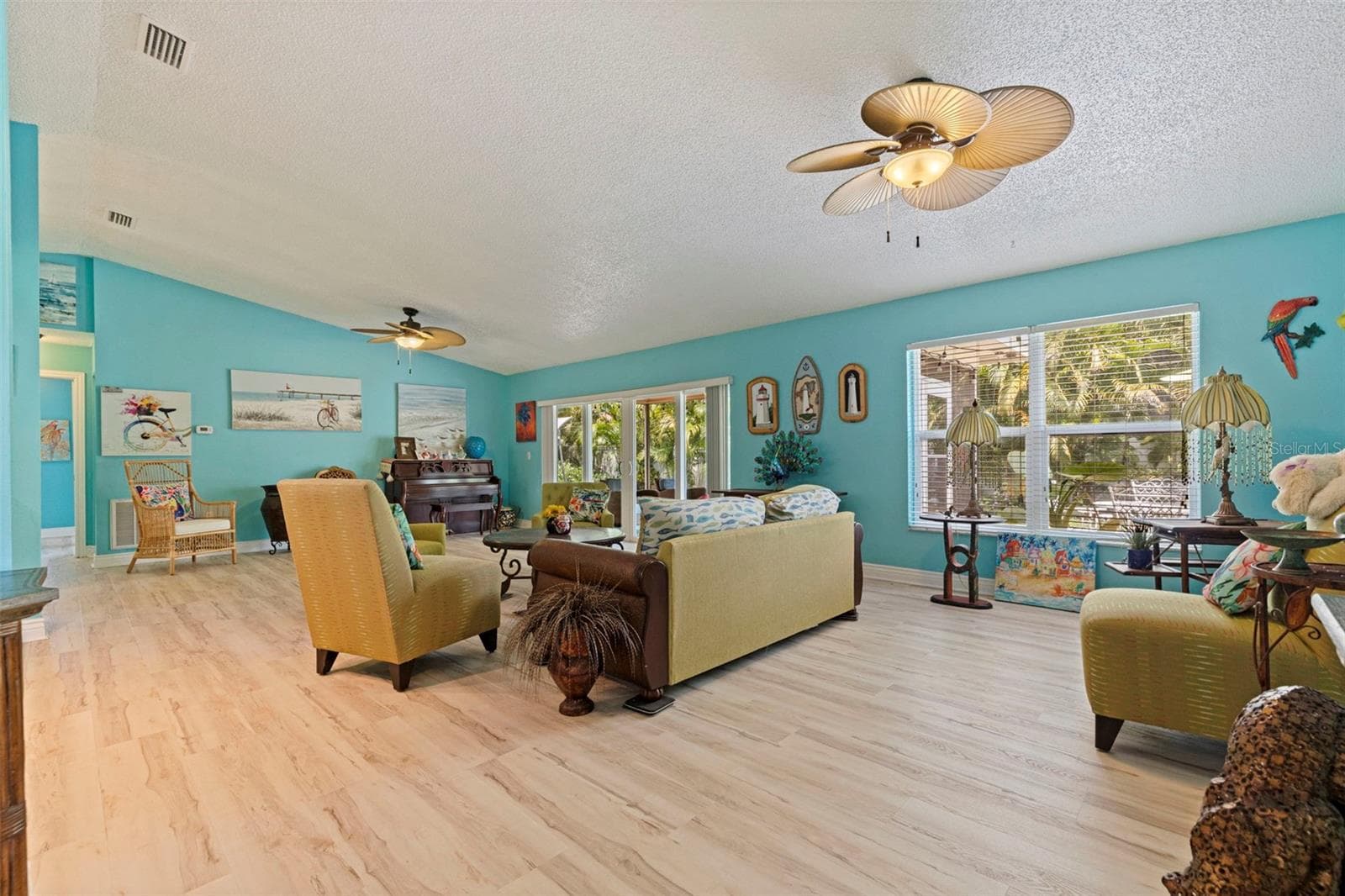 Single Family Residence at 201 58TH AVE S, ST PETERSBURG, photo 11 of 46
