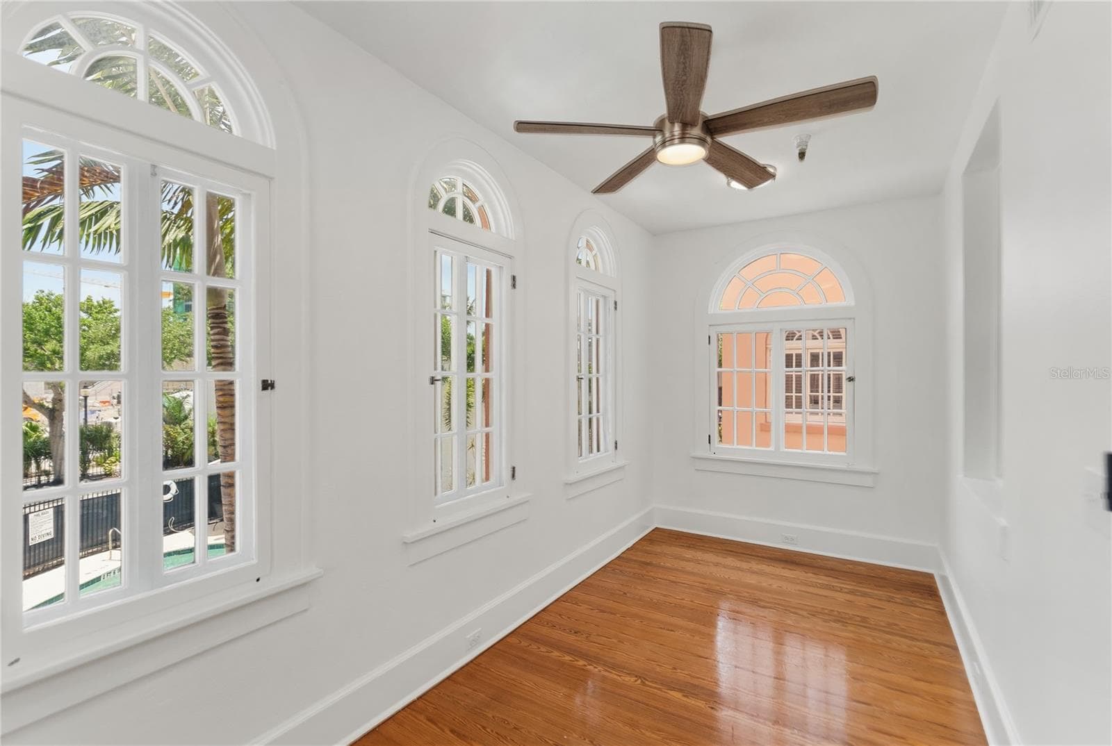 Sunroom - 1221 N PALM AVE #202, SARASOTA