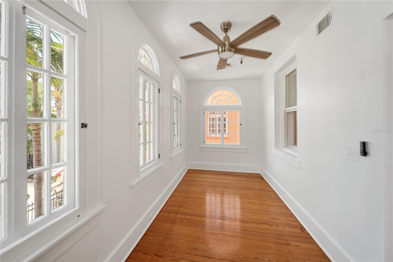 Sunroom - 1221 N PALM AVE #202, SARASOTA