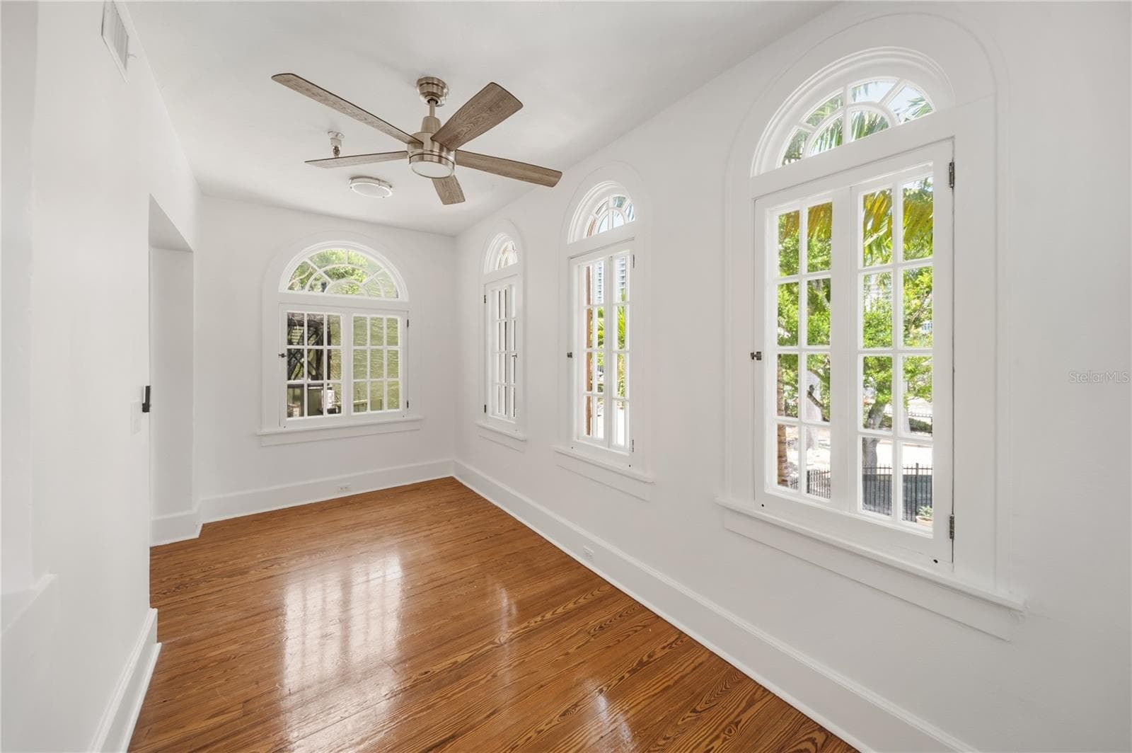 Sunroom - 1221 N PALM AVE #202, SARASOTA