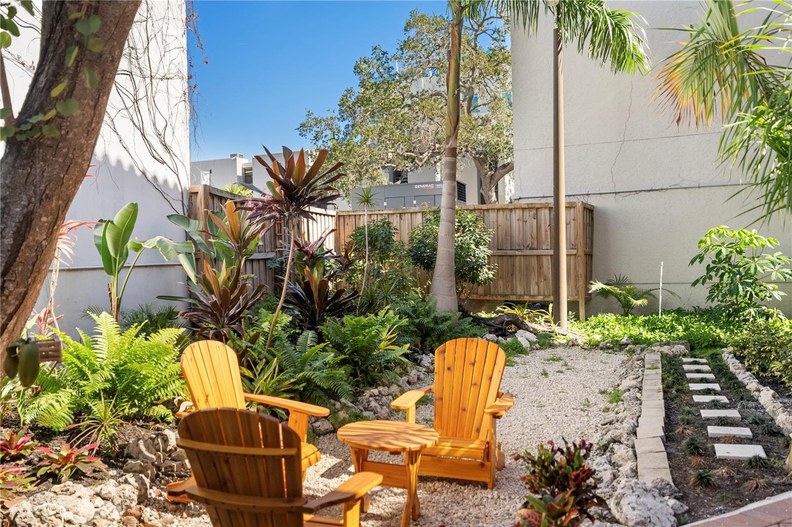 Little zen garden - 1221 N PALM AVE #202, SARASOTA