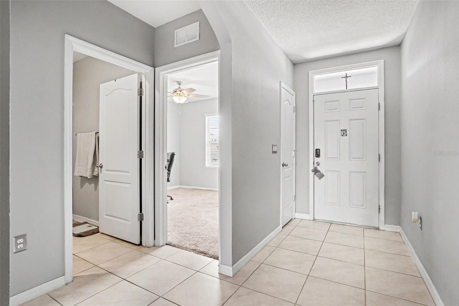 Single Family Residence at 911 WATERVILLE DR, AUBURNDALE, photo 5 of 38