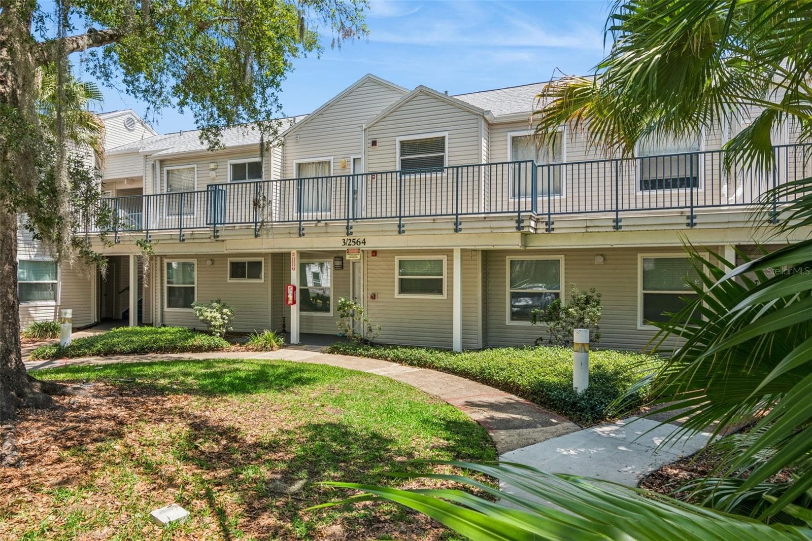 2564 WOODGATE BLVD #204