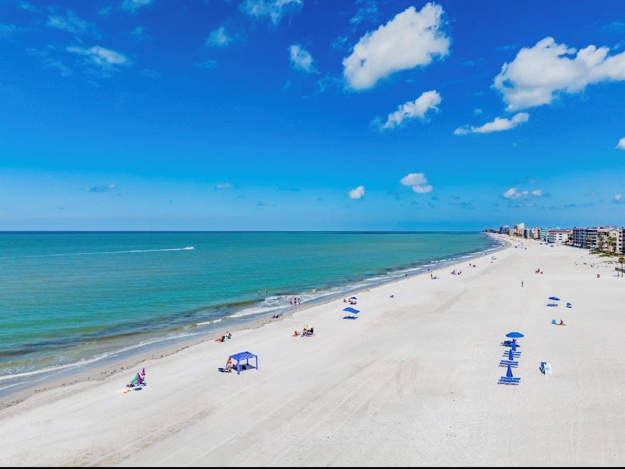 Condo - Hotel at 13343 GULF BLVD #14, MADEIRA BEACH, photo 32 of 34