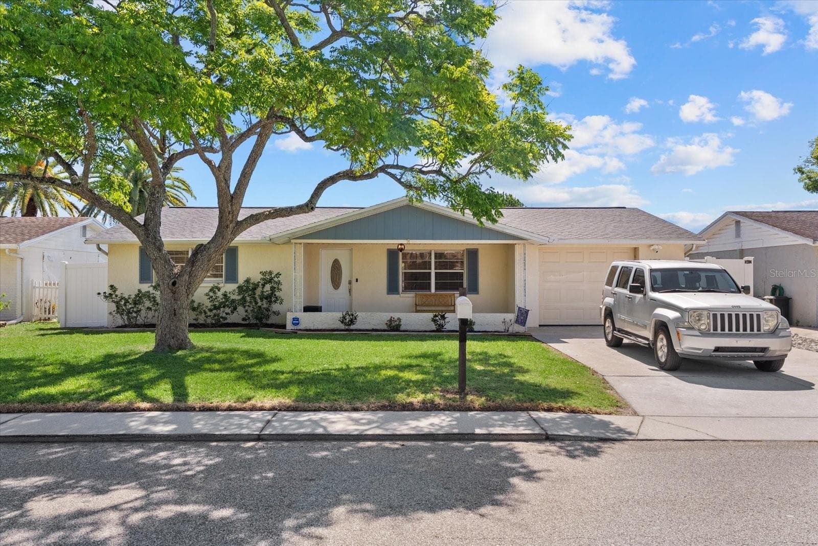 Welcome Home! - 2146 SOCIETY DR, HOLIDAY