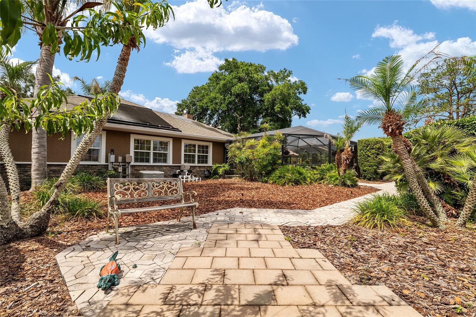 boat house to pool walk way - 29 SE OCALE WAY, SUMMERFIELD