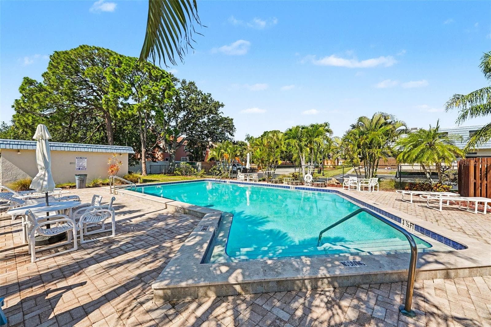 Community Pool - 14521 CATALINA CIR, SEMINOLE
