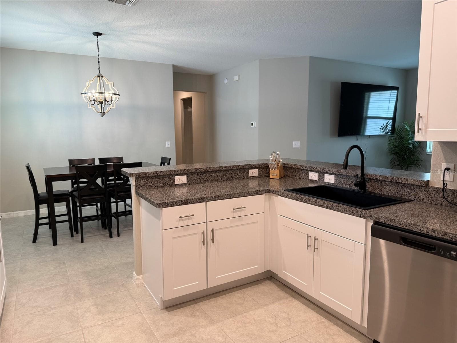 Breakfast bar - 9601 FLOURISH DR, LAND O LAKES