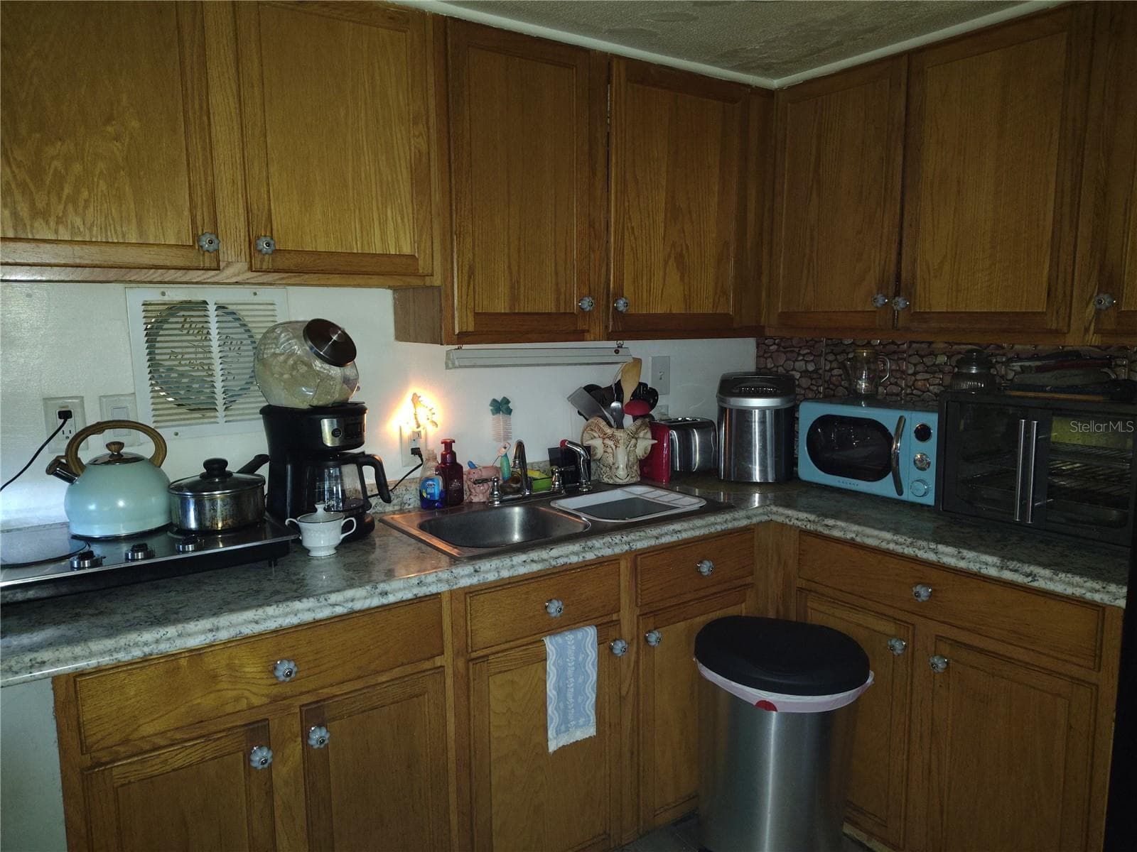 kitchen - 37748 MARKLAND AVE, ZEPHYRHILLS