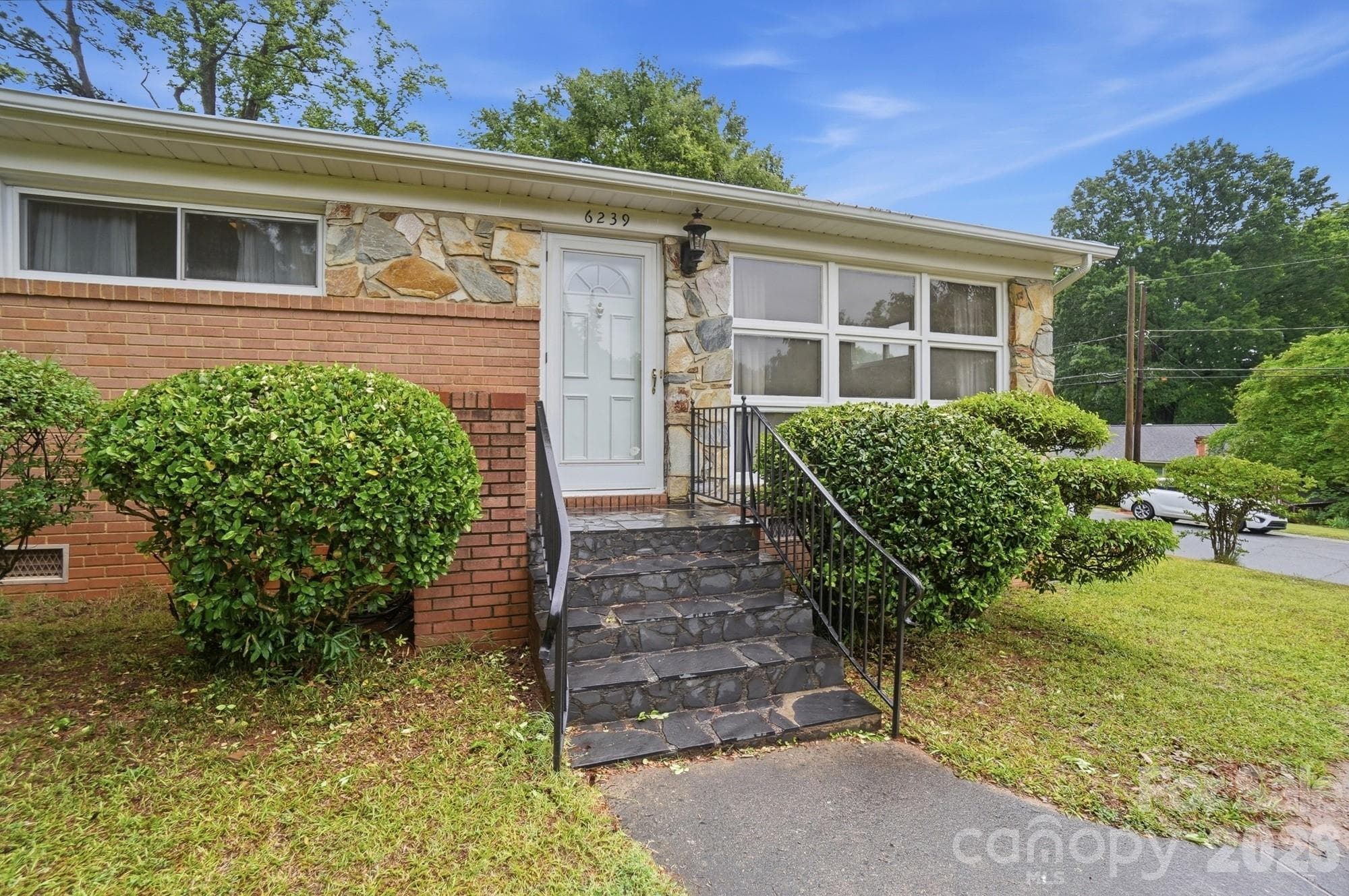 Single Family Residence at Charlotte, photo 3 of 44