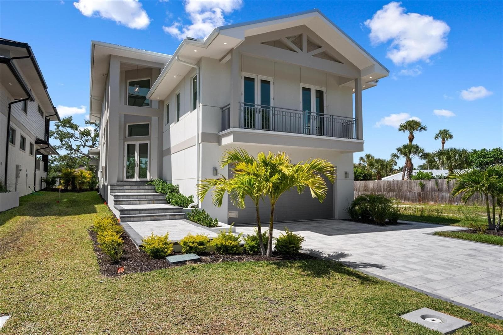 Single Family Residence at 533 VENICE LN, SARASOTA, photo 3 of 100