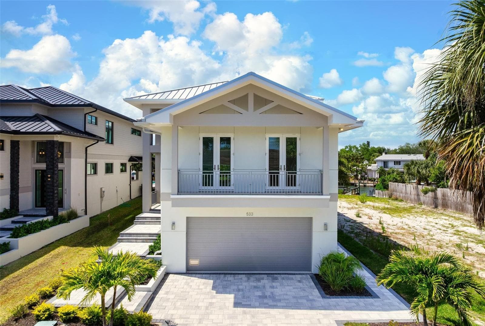 Single Family Residence at 533 VENICE LN, SARASOTA, photo 5 of 100
