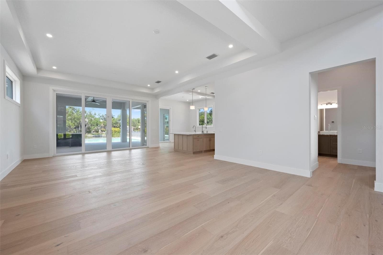 Single Family Residence at 533 VENICE LN, SARASOTA, photo 7 of 100