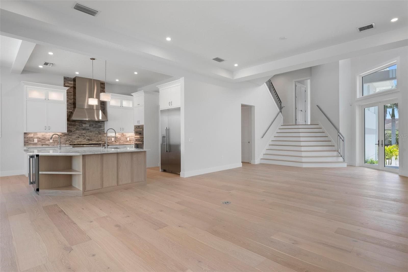 Single Family Residence at 533 VENICE LN, SARASOTA, photo 21 of 100