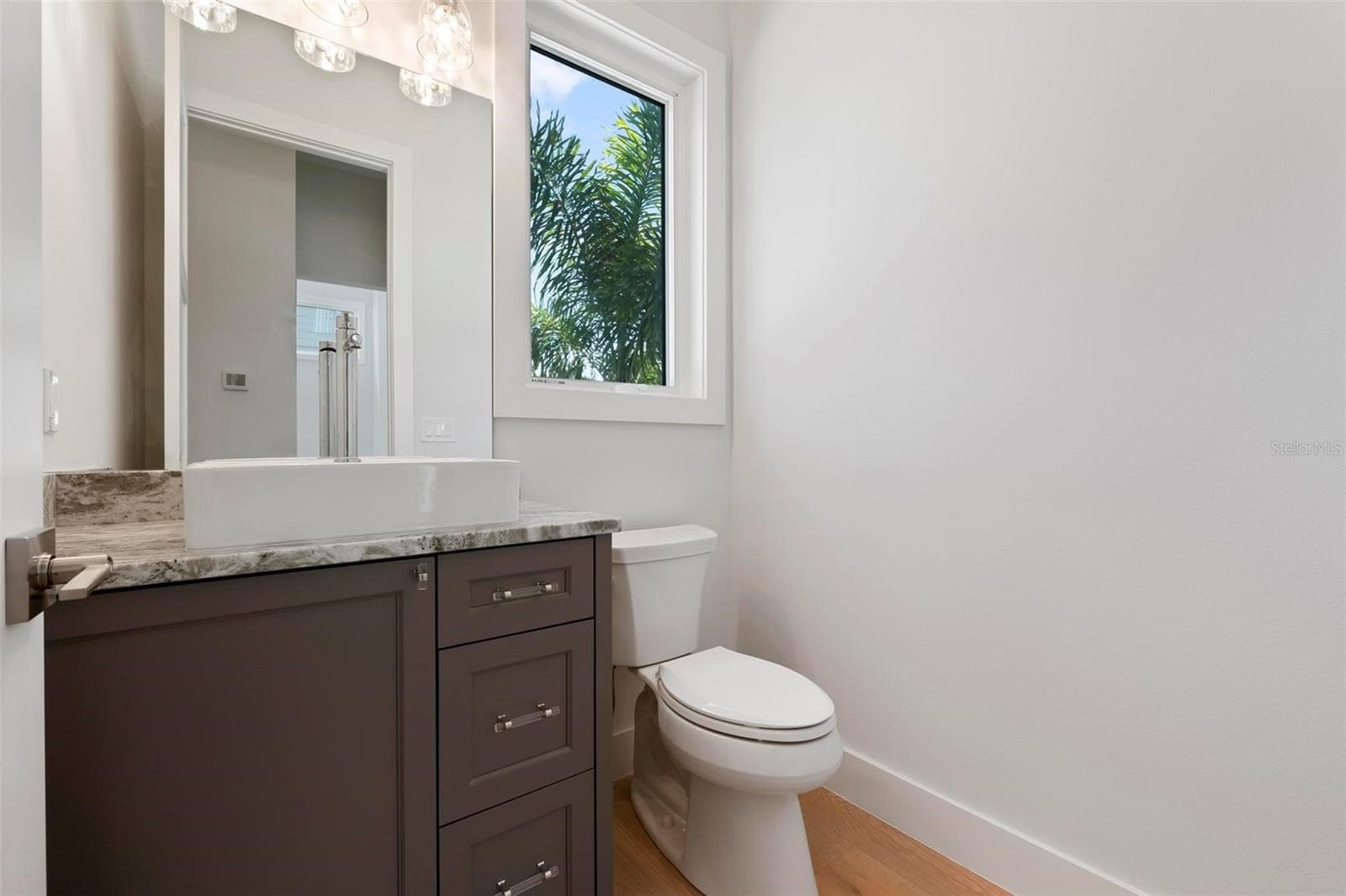 Single Family Residence at 533 VENICE LN, SARASOTA, photo 33 of 100