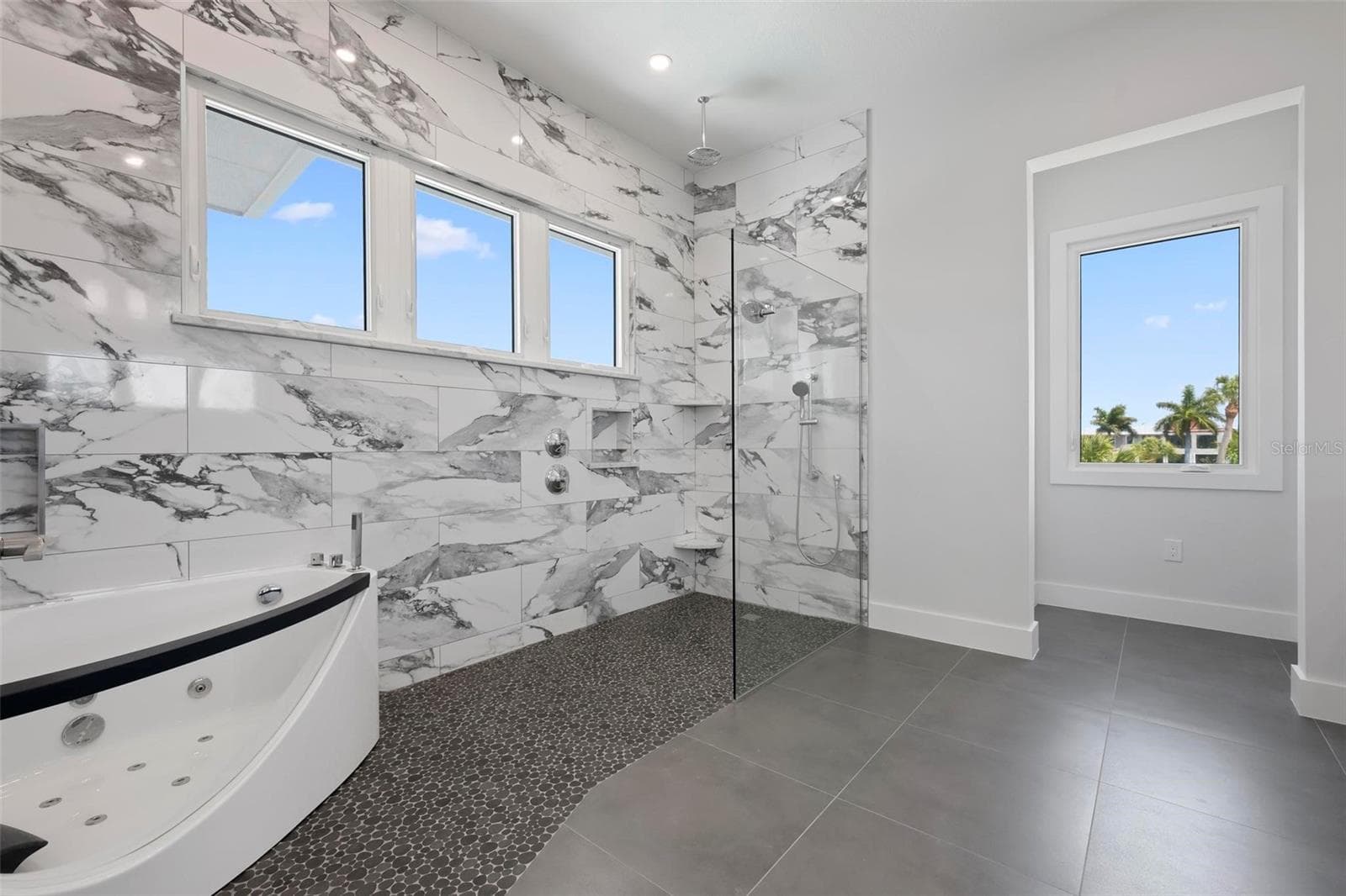 Single Family Residence at 533 VENICE LN, SARASOTA, photo 62 of 100