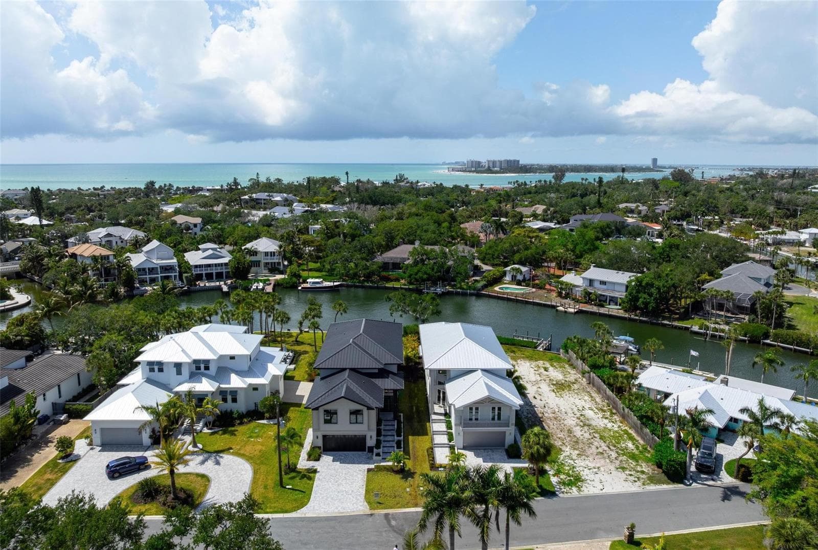 Single Family Residence at 533 VENICE LN, SARASOTA, photo 82 of 100