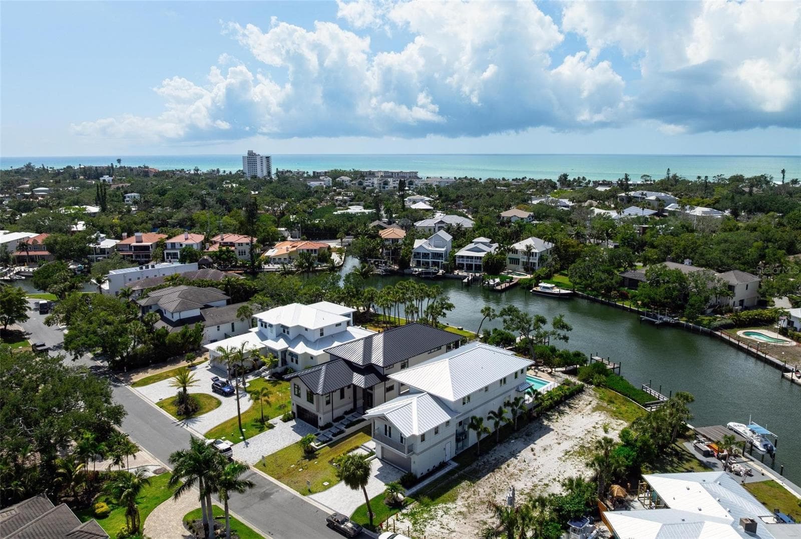 Single Family Residence at 533 VENICE LN, SARASOTA, photo 86 of 100