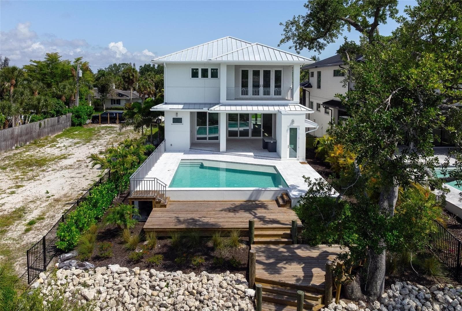 Single Family Residence at 533 VENICE LN, SARASOTA, photo 93 of 100