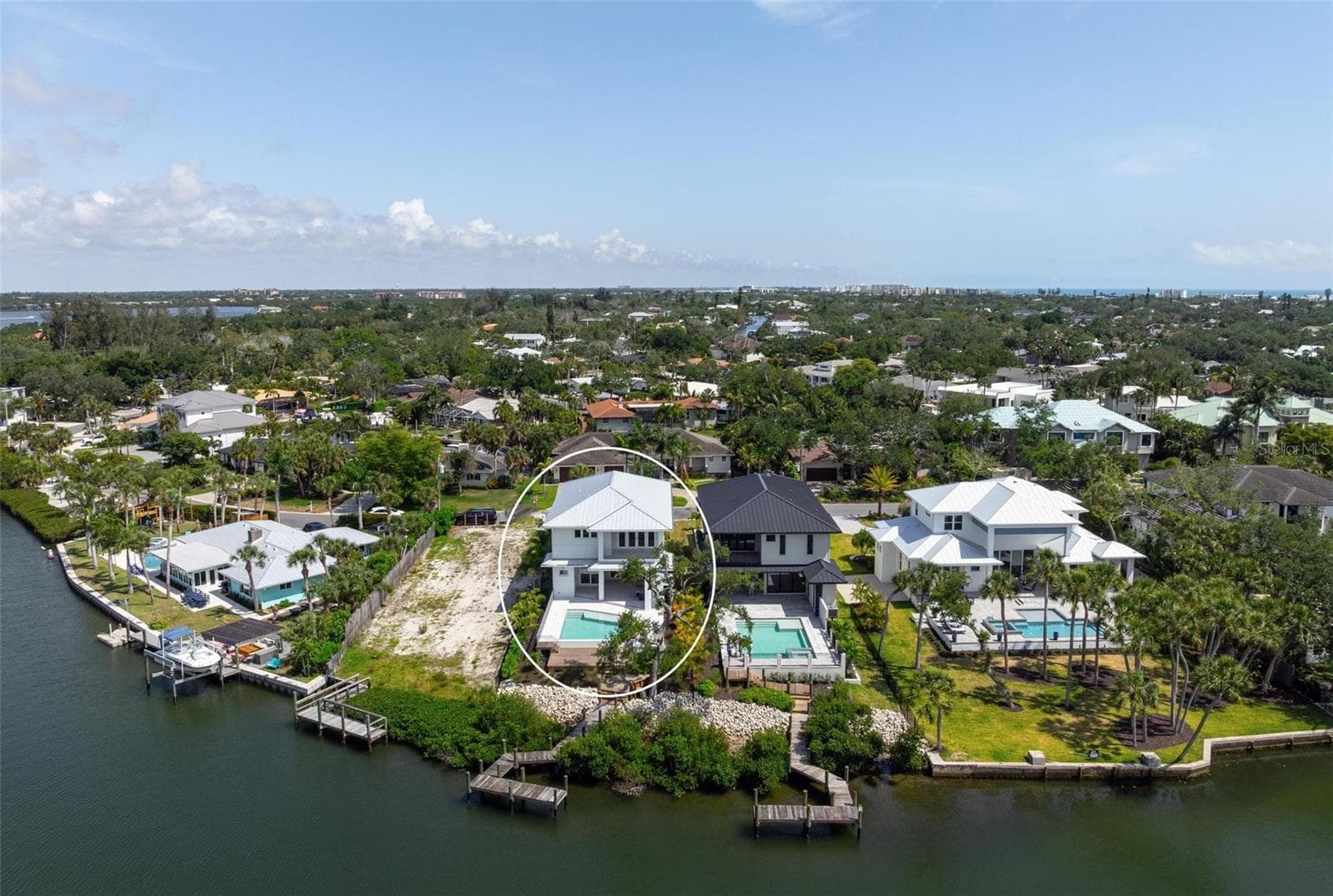 Single Family Residence at 533 VENICE LN, SARASOTA, photo 94 of 100