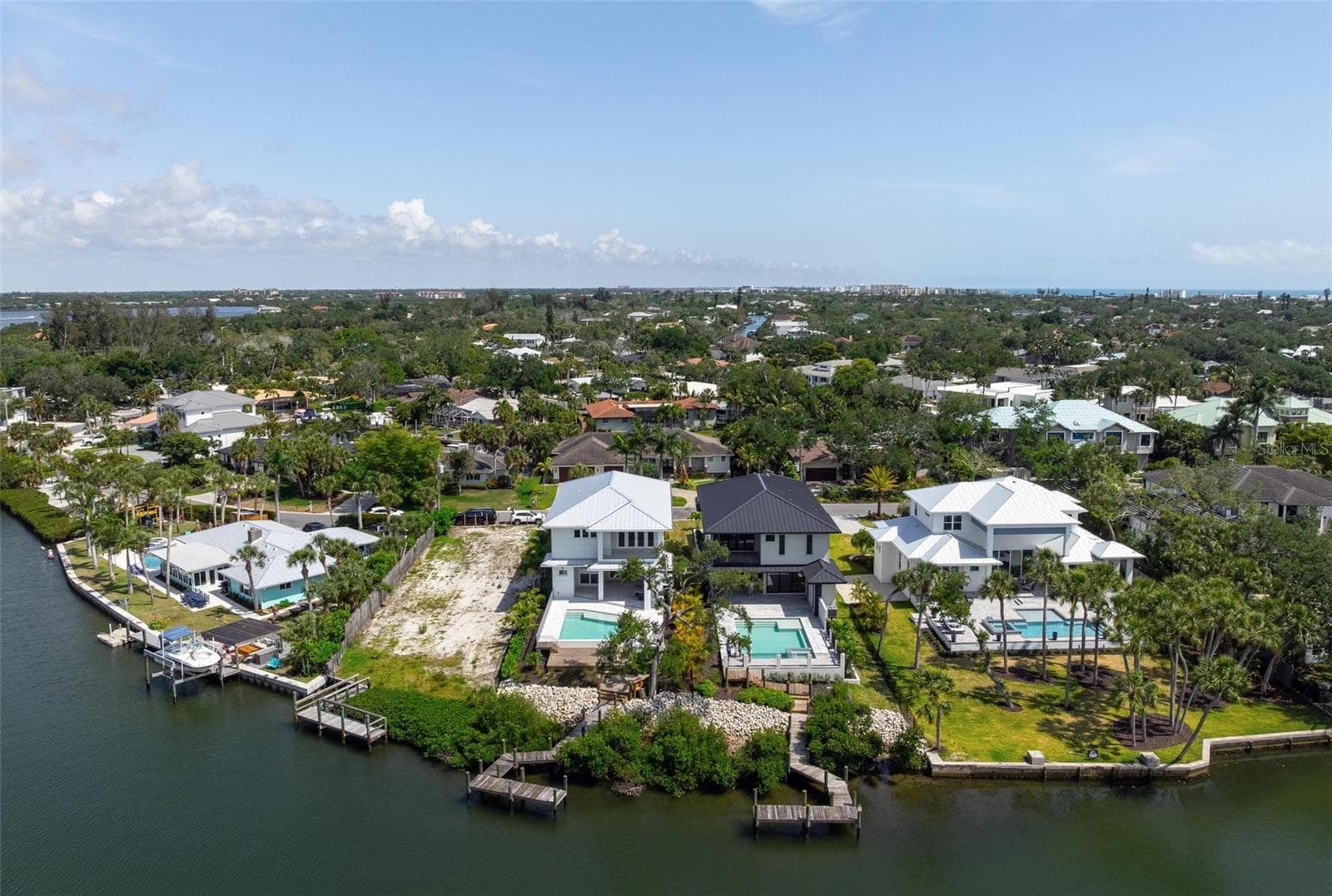 Single Family Residence at 533 VENICE LN, SARASOTA, photo 95 of 100