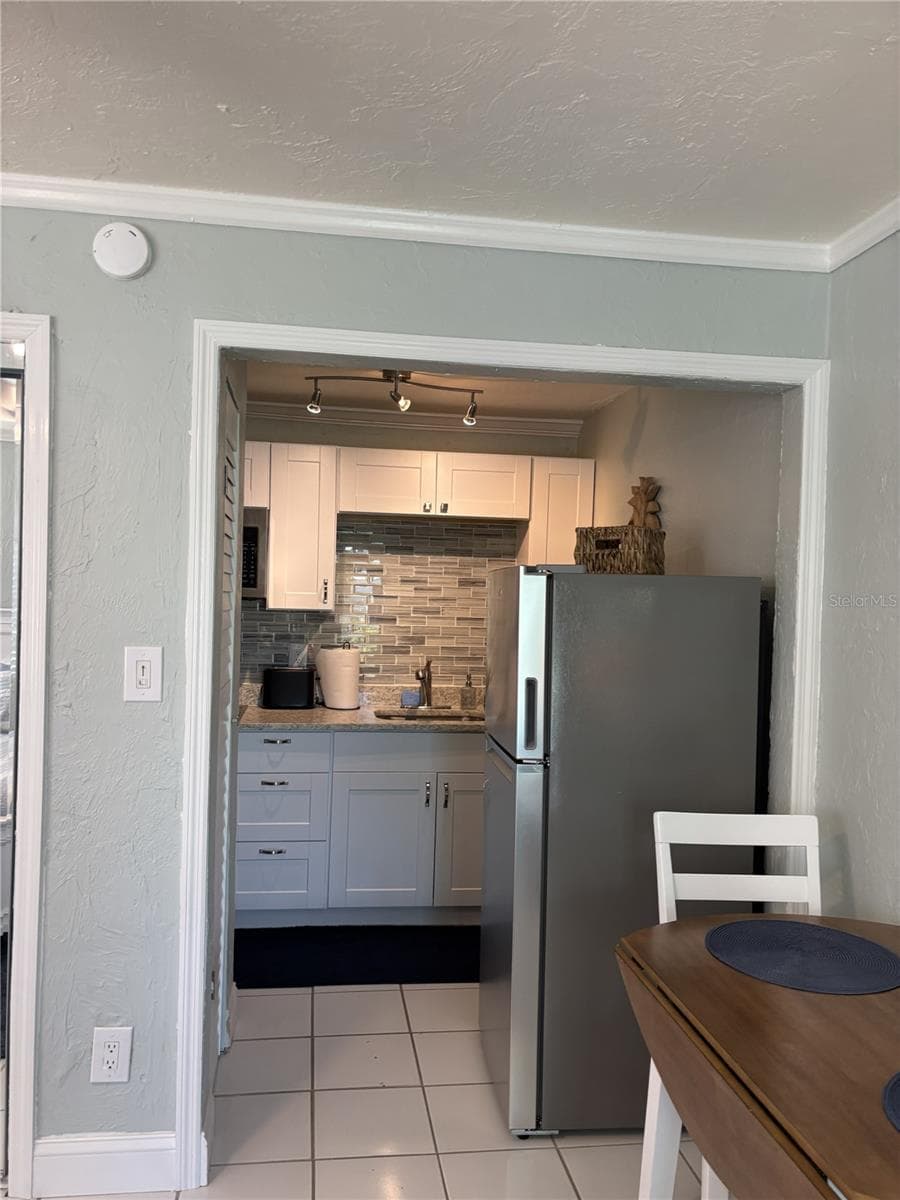 Condominium at 170 ROOSEVELT DR #8, SARASOTA, photo 9 of 23