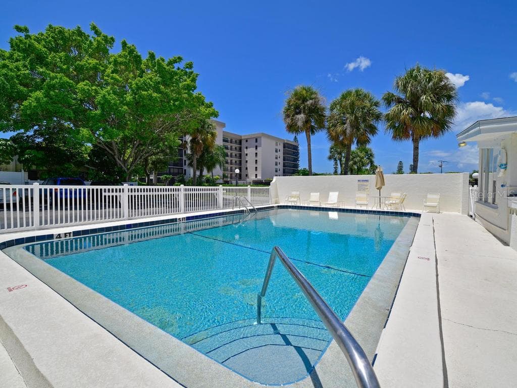 Condominium at 170 ROOSEVELT DR #8, SARASOTA, photo 14 of 23