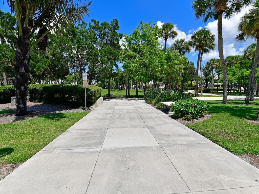 Condominium at 170 ROOSEVELT DR #8, SARASOTA, photo 17 of 23