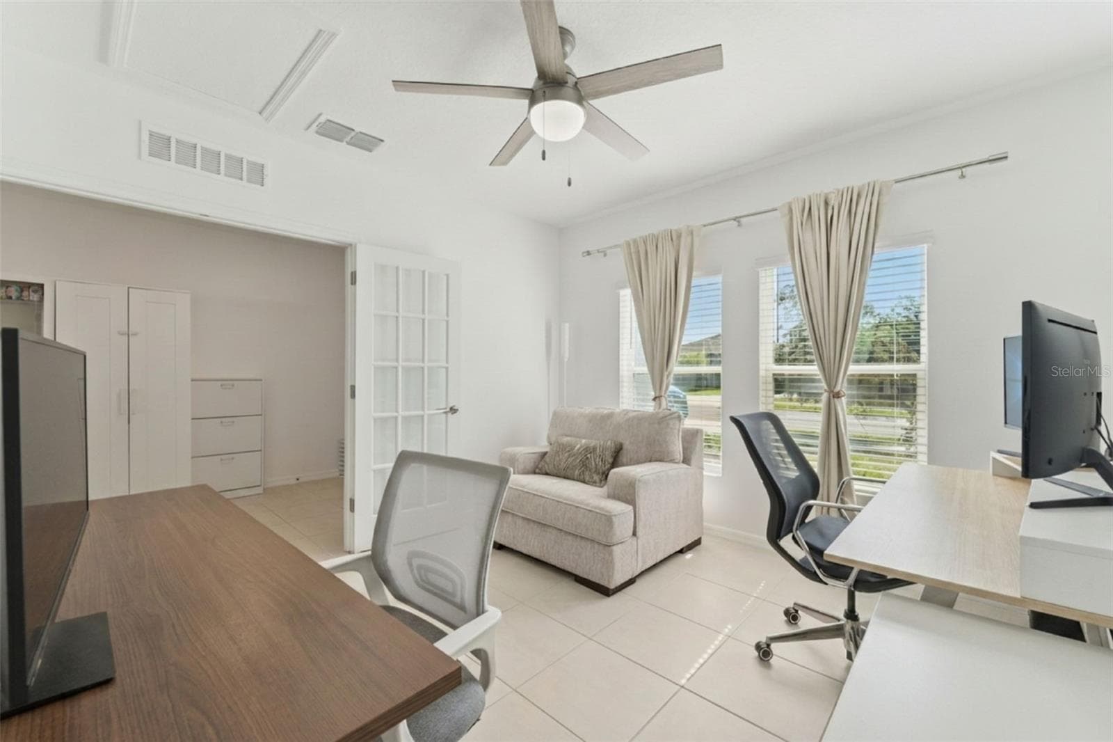 Single Family Residence at 1111 CALICO POINTE CIR, GROVELAND, photo 7 of 53
