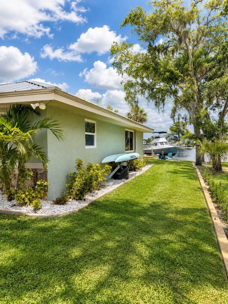 Single Family Residence at 5431 FOLEY SQ, NEW PORT RICHEY, photo 2 of 39