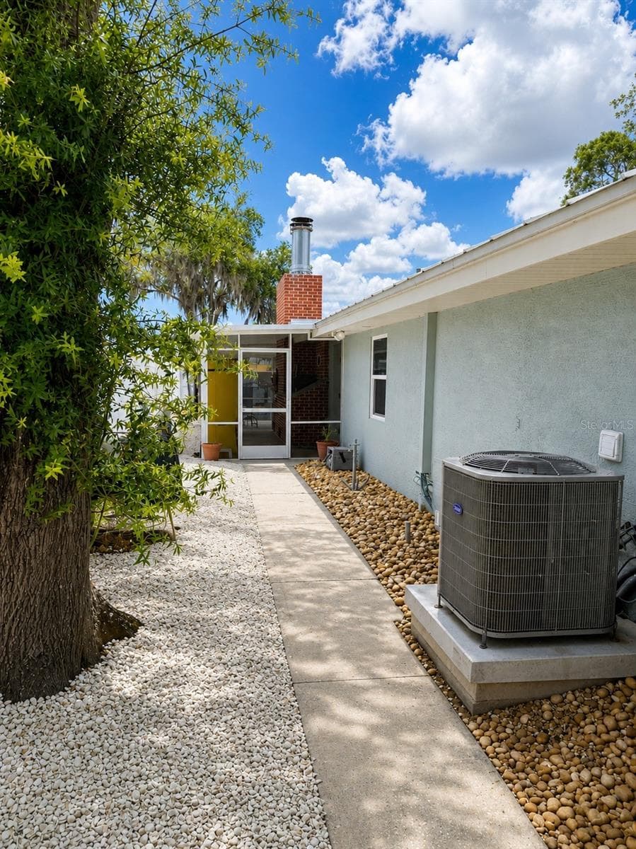 Single Family Residence at 5431 FOLEY SQ, NEW PORT RICHEY, photo 4 of 39