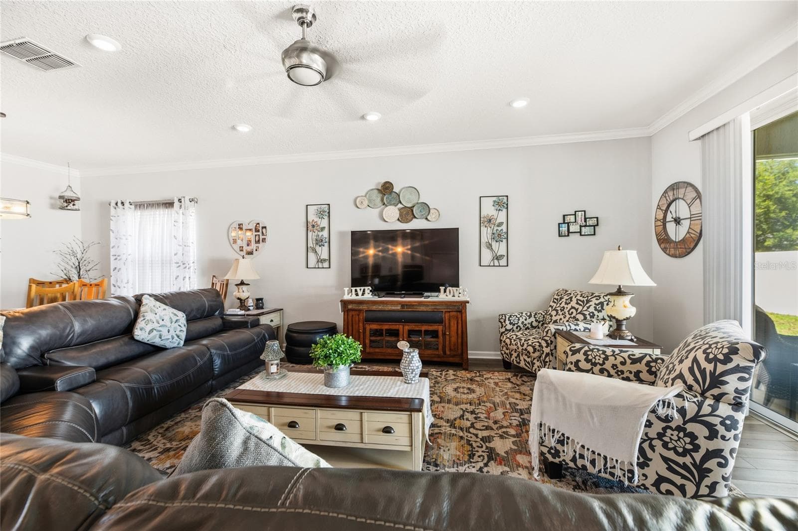 Spacious Gathering Room - 31 OLIVINE CT, ST AUGUSTINE