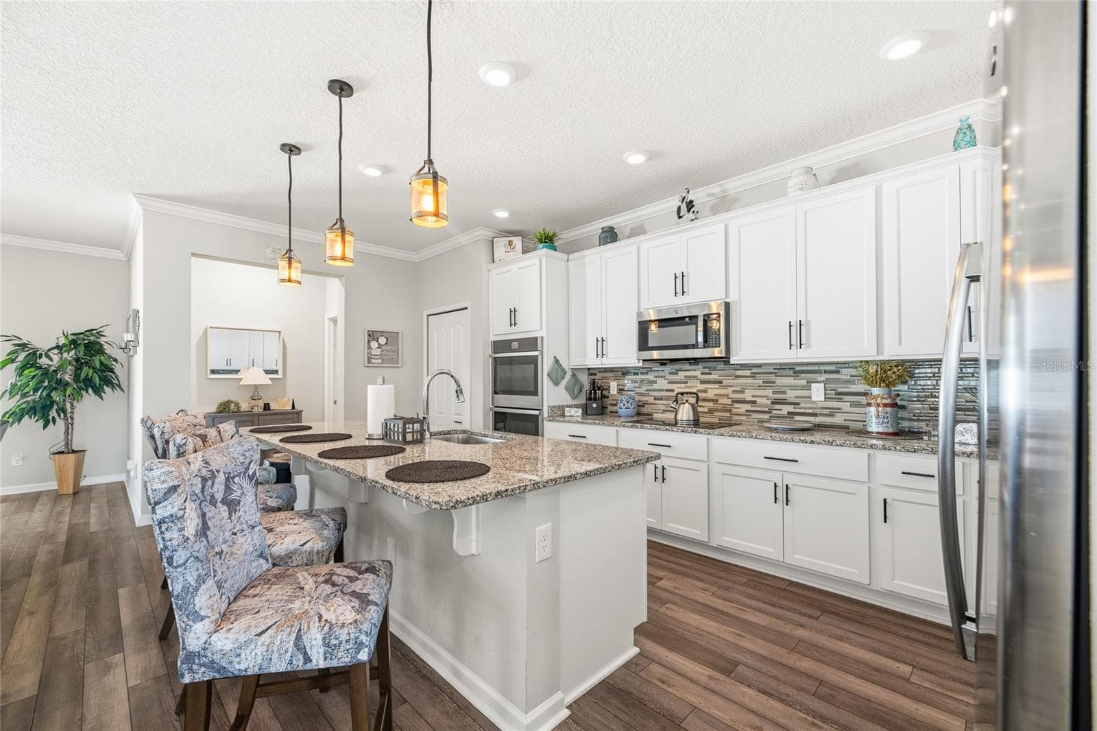 Island Breakfast Bar - 31 OLIVINE CT, ST AUGUSTINE