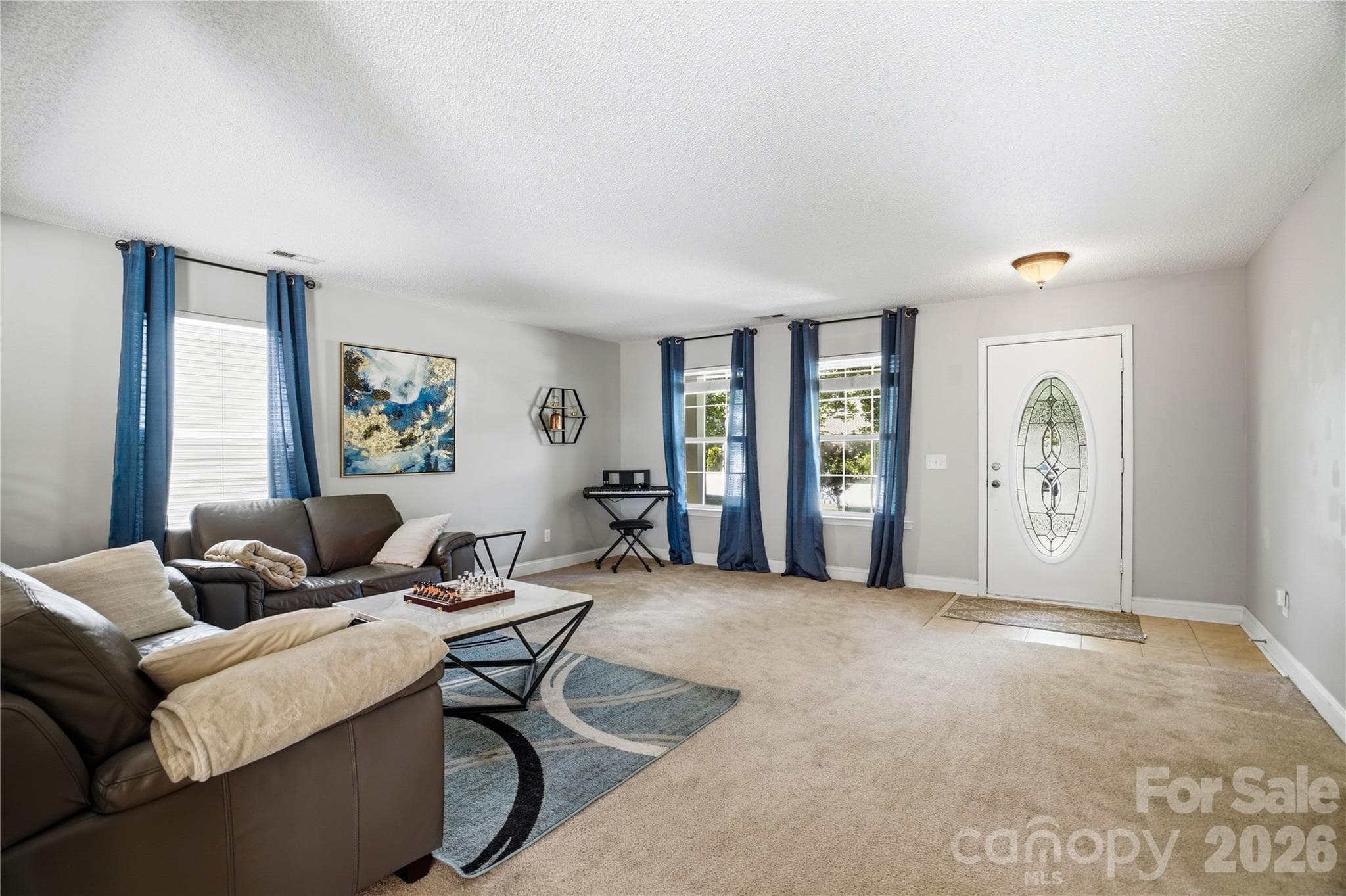 Bright and airy with lots of windows - 13310 Pontchatrain Avenue, Charlotte
