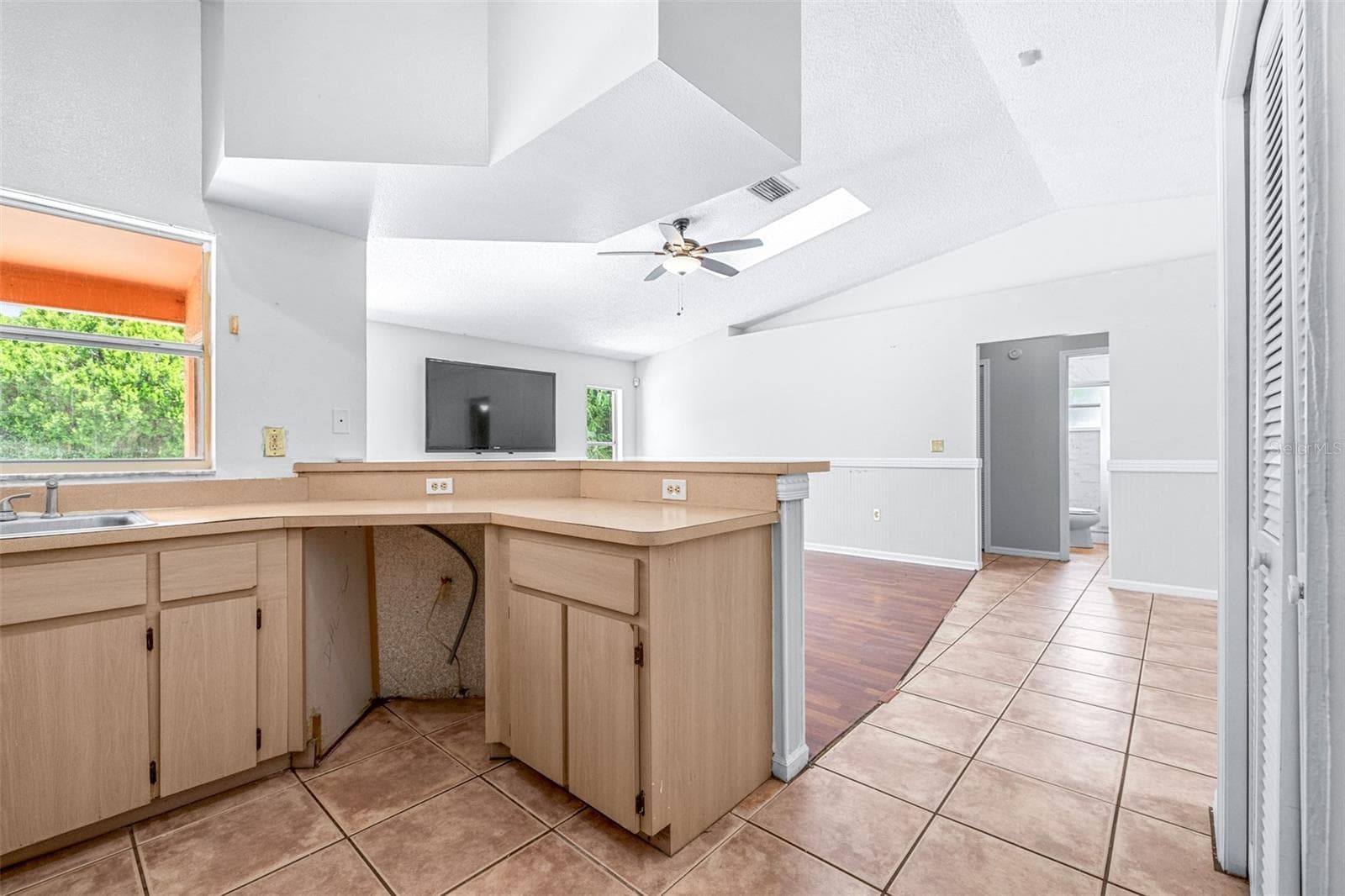 Single Family Residence at 2538 COUNTRYSIDE PINES DR, CLEARWATER, photo 19 of 61